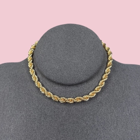 Gold Bracelet - Picture 2 of 3